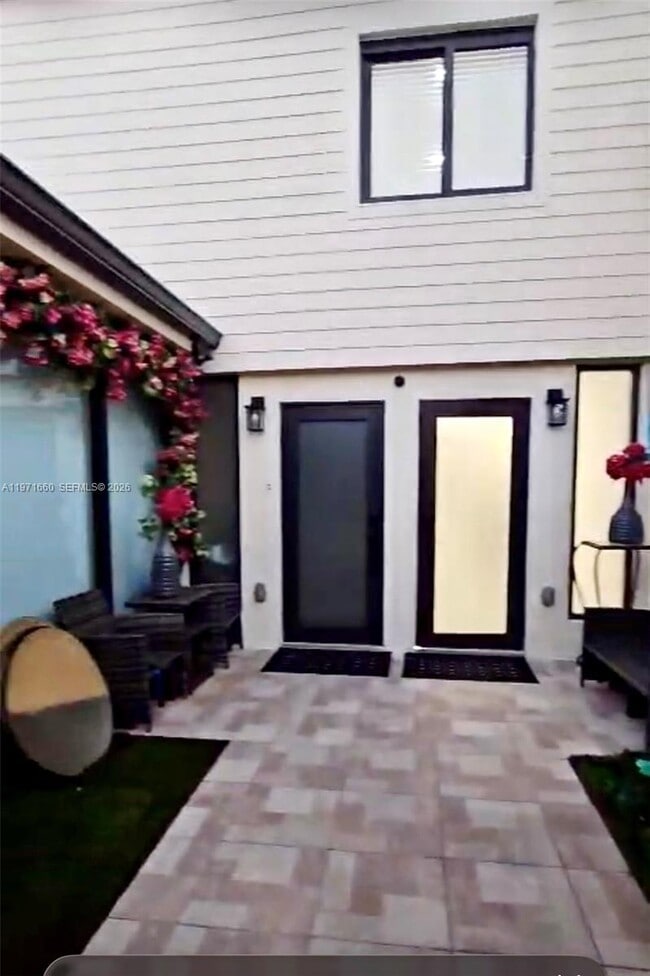 Foto del edificio - 7811 SW 102nd Pl