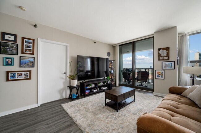 Foto del edificio - 501 N Clinton St