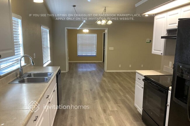 Building Photo - 327 80th Ave NE