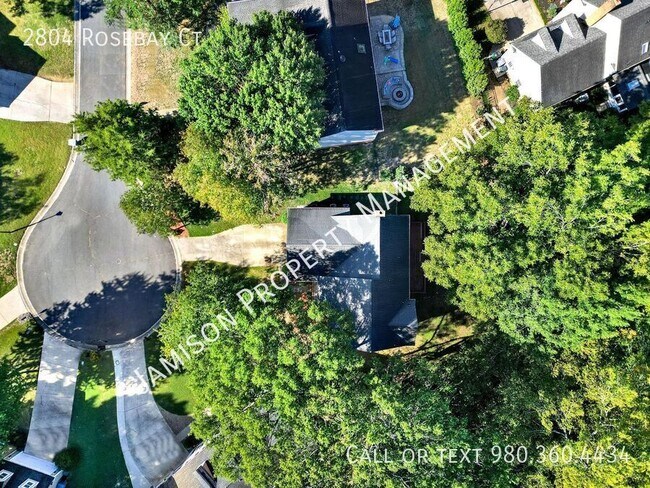 Foto del edificio - 2804 Rosebay Ct