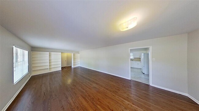 Foto del edificio - 841 Hillside Dr