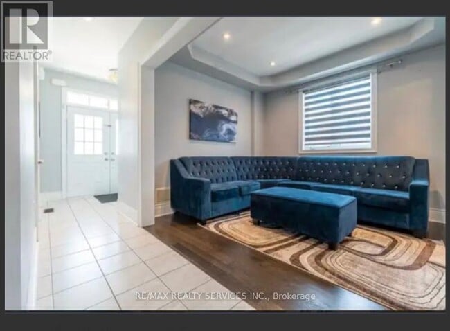 Photo du bâtiment - 1009 Upper Thames Dr