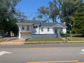 Building Photo - 1413 N Pine St