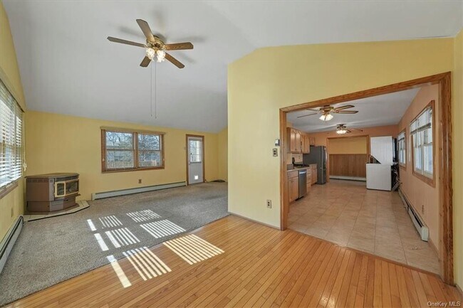 Foto del edificio - 66 Orchard Lake Dr