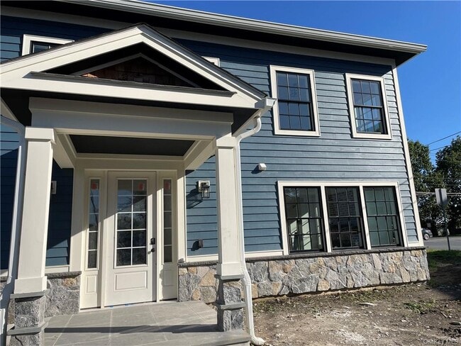 Building Photo - 375 Blumel Rd