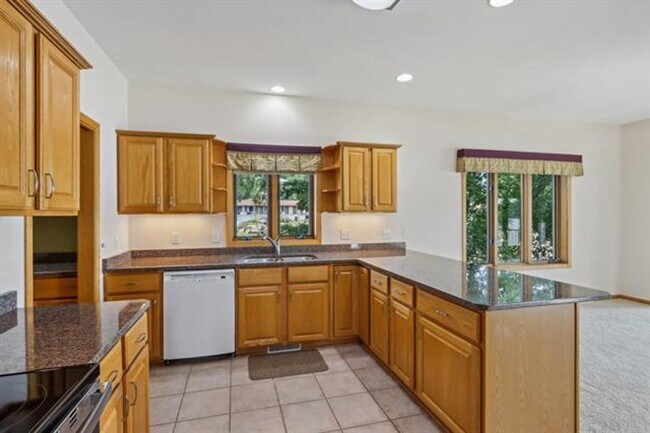Building Photo - Hiawatha Homes