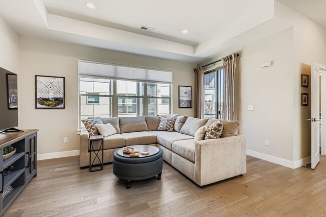 Building Photo - 5372 Allison St