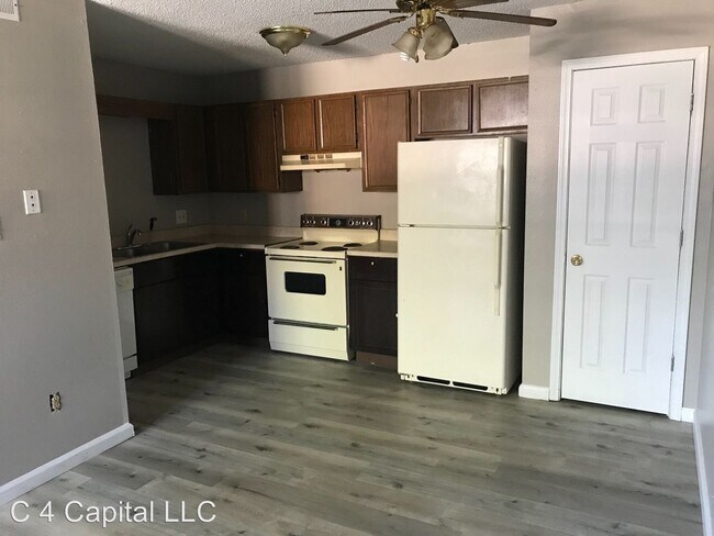 Building Photo - 240 Apple Tree Ct