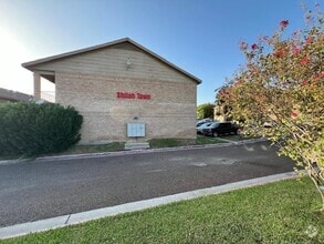 Building Photo - 412 Shiloh Dr