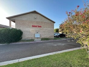 Building Photo - 412 Shiloh Dr