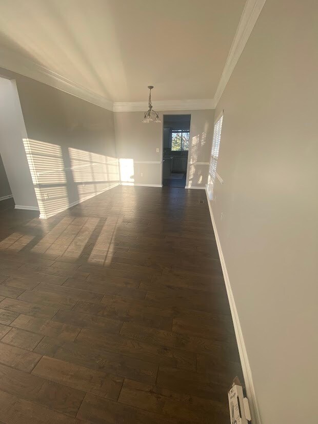 Building Photo - 6765 Sutton Oaks Way