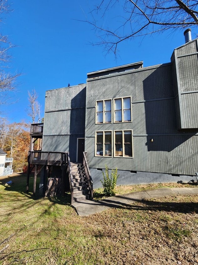 Building Photo - Chapel Hill / 4br House on McMasters St AV...