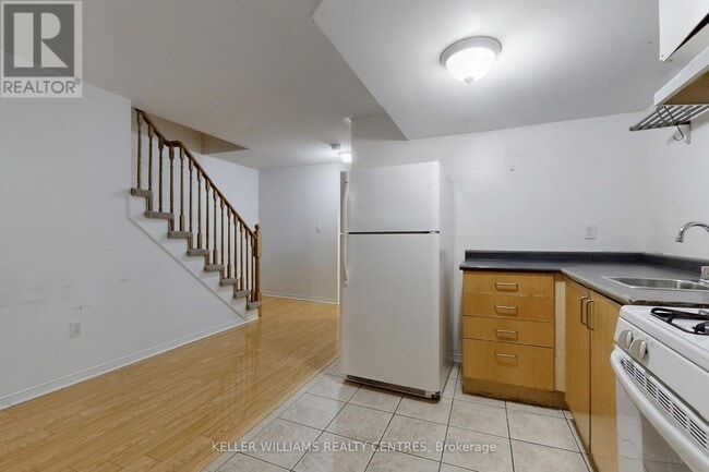 Photo du bâtiment - 70 Haynes Ave