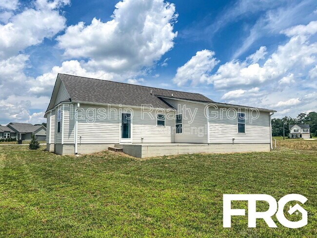 Building Photo - 102 Michael Thomas Pl