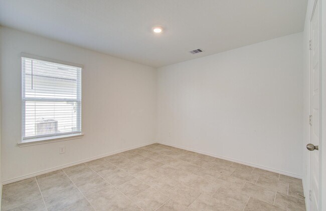 Building Photo - 7527 Cynomys Ct
