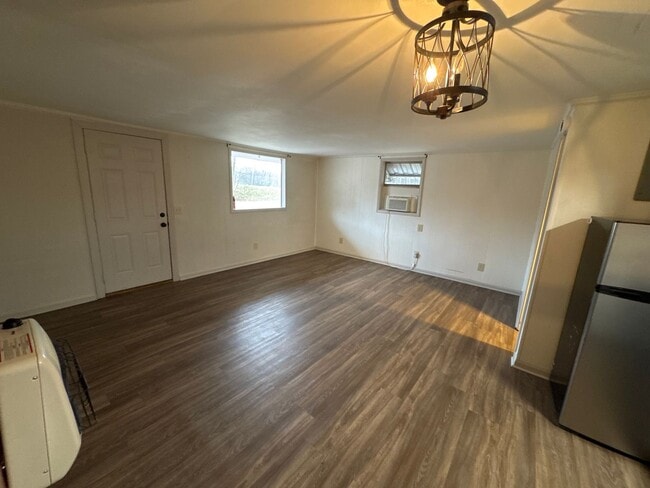 Building Photo - 721 US-62