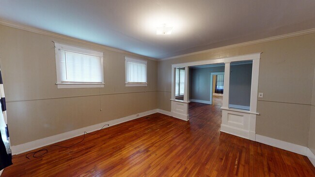 Building Photo - 642 Cotton Ave