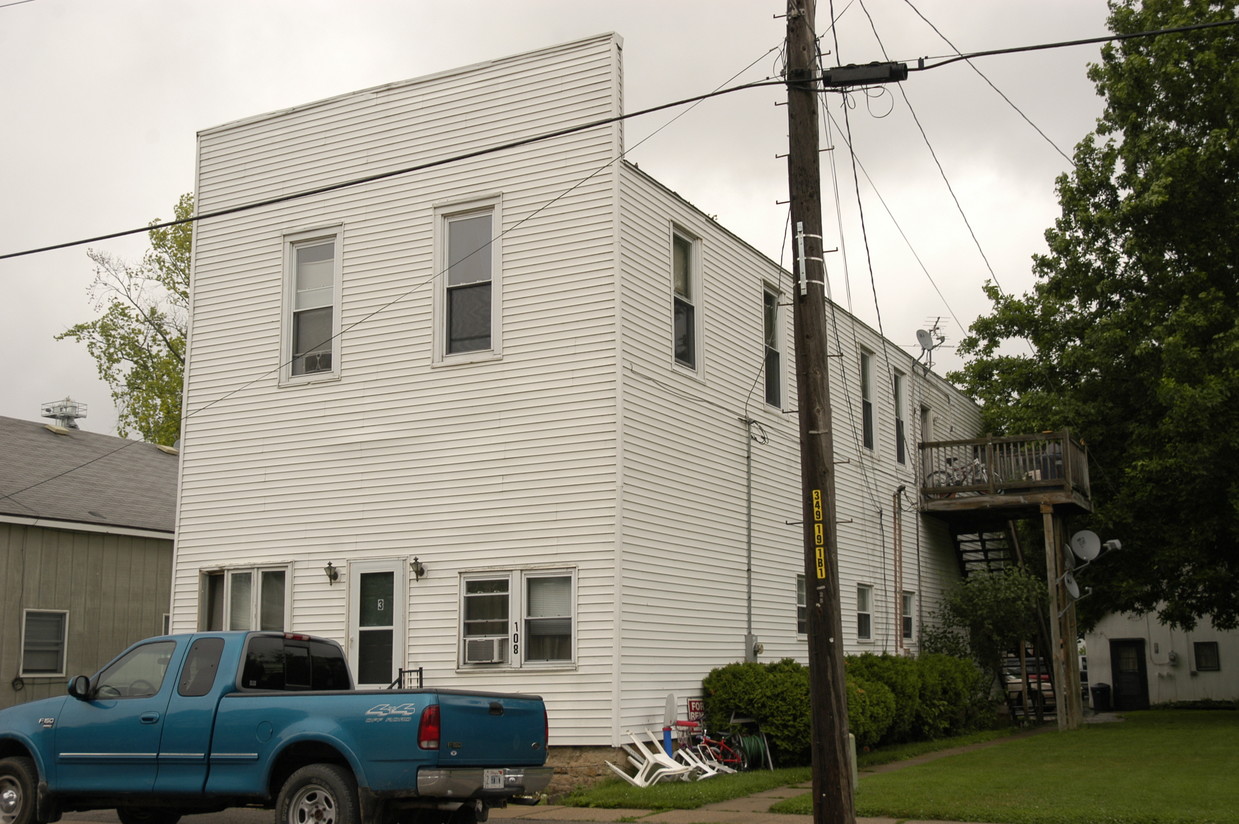 Primary Photo - 108 S State St