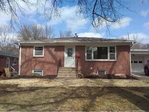 Building Photo - 3924 D St