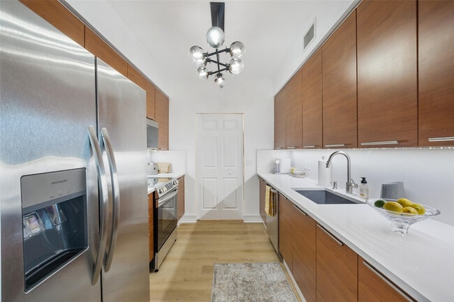 Foto del edificio - 350 SE 2nd St