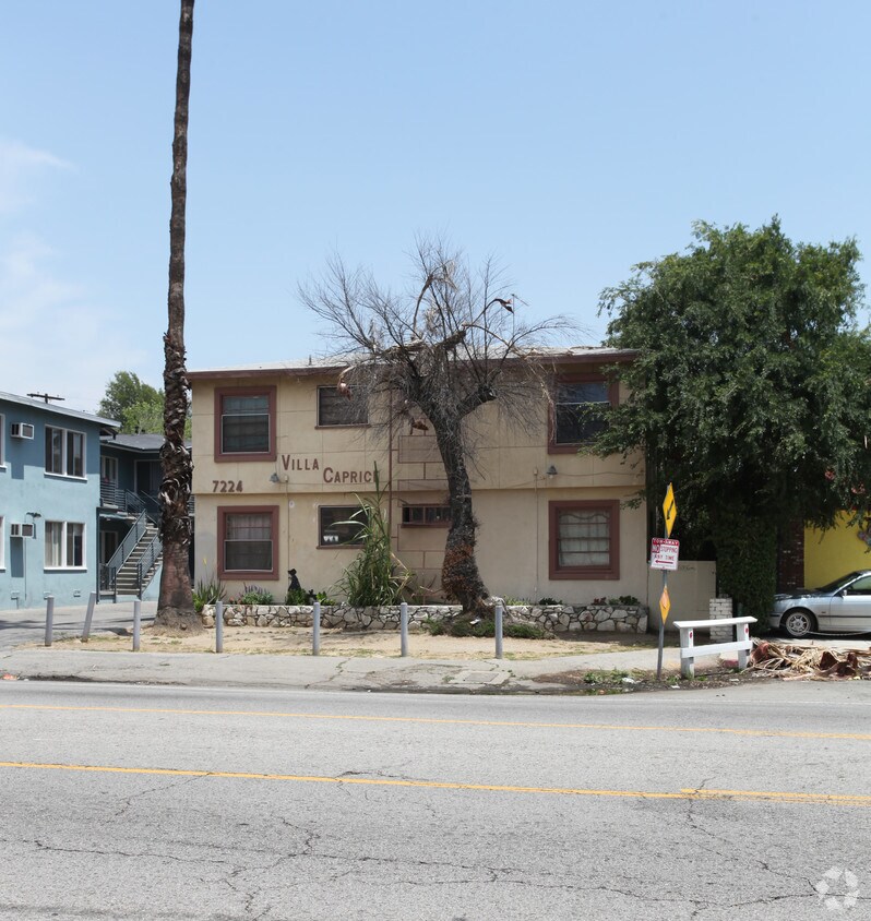Building Photo - 7224 Hazeltine Ave