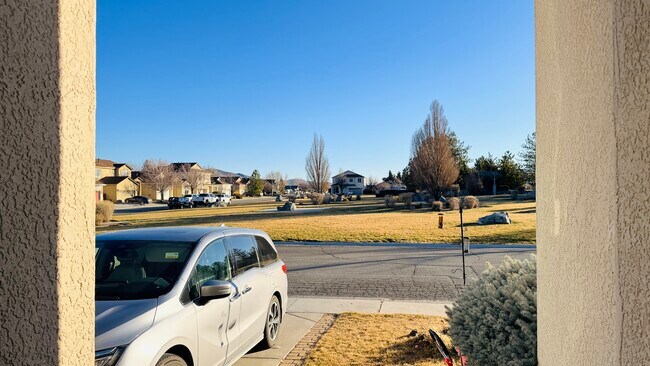 Building Photo - 3024 Oxbow Dr