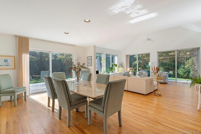 Foto del edificio - 45 Huckleberry Ln