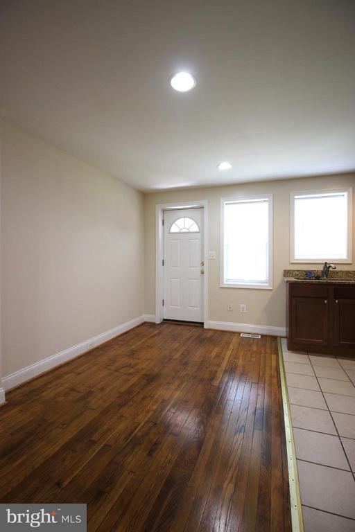 Building Photo - 1008 Parksley Ave
