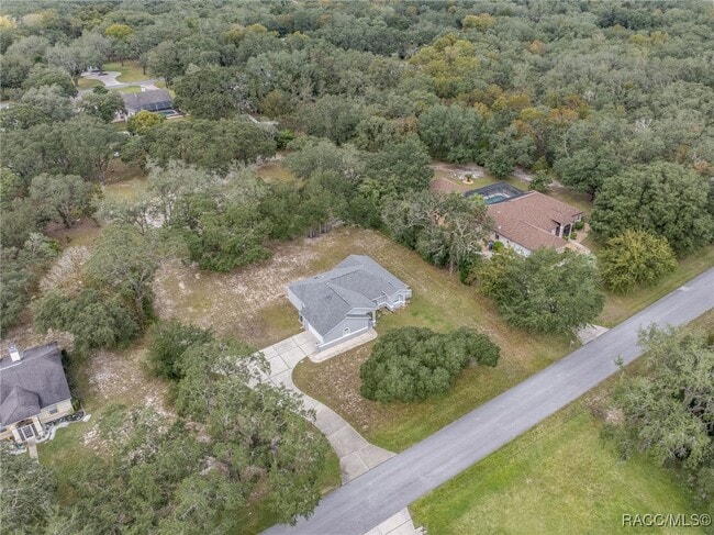 Building Photo - 320 N Fresno Ave