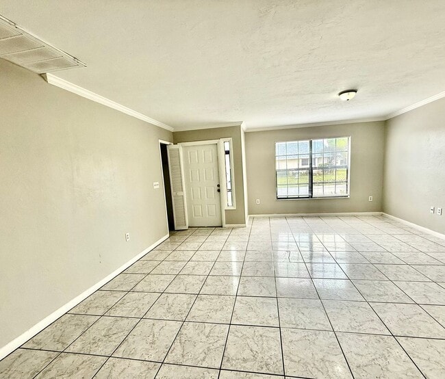 Foto del edificio - Single Family 3 bedroom 2 bath Must See