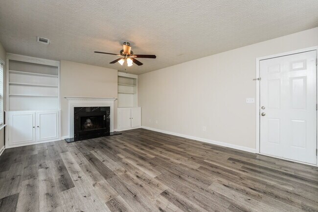 Foto del edificio - 626 Stonecrest Dr