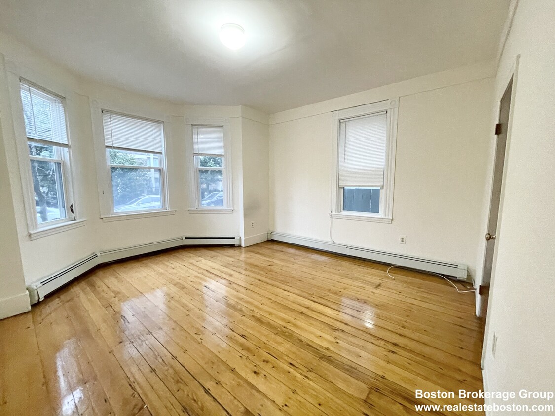 Foto principal - 1572 Tremont St