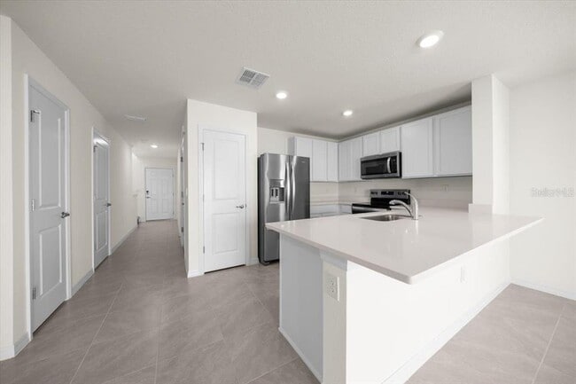 Building Photo - 6584 SW 81st Loop