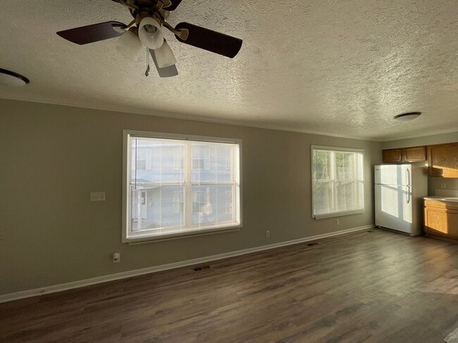 Building Photo - 1104 Mazatlan Cir