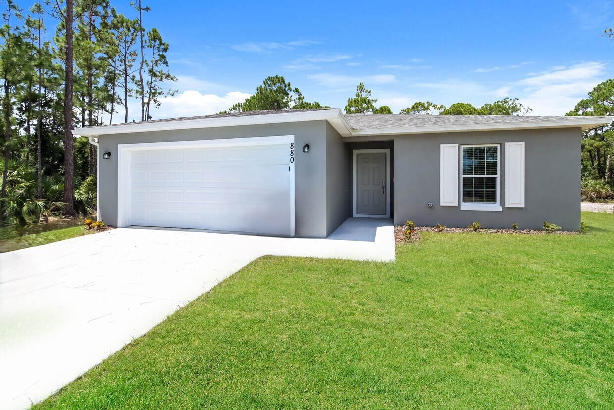 Foto principal - 880 Gena Rd SW, Palm Bay, FL