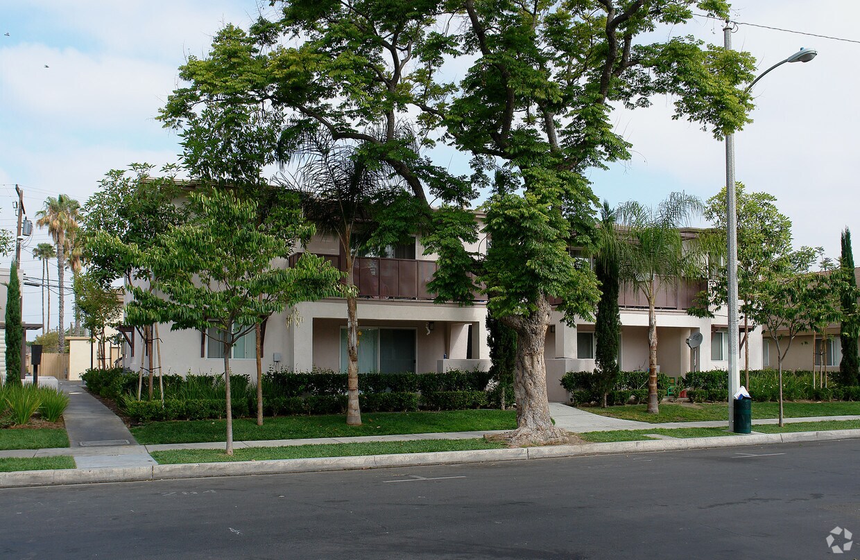 Foto principal - 1537 S Hampstead St