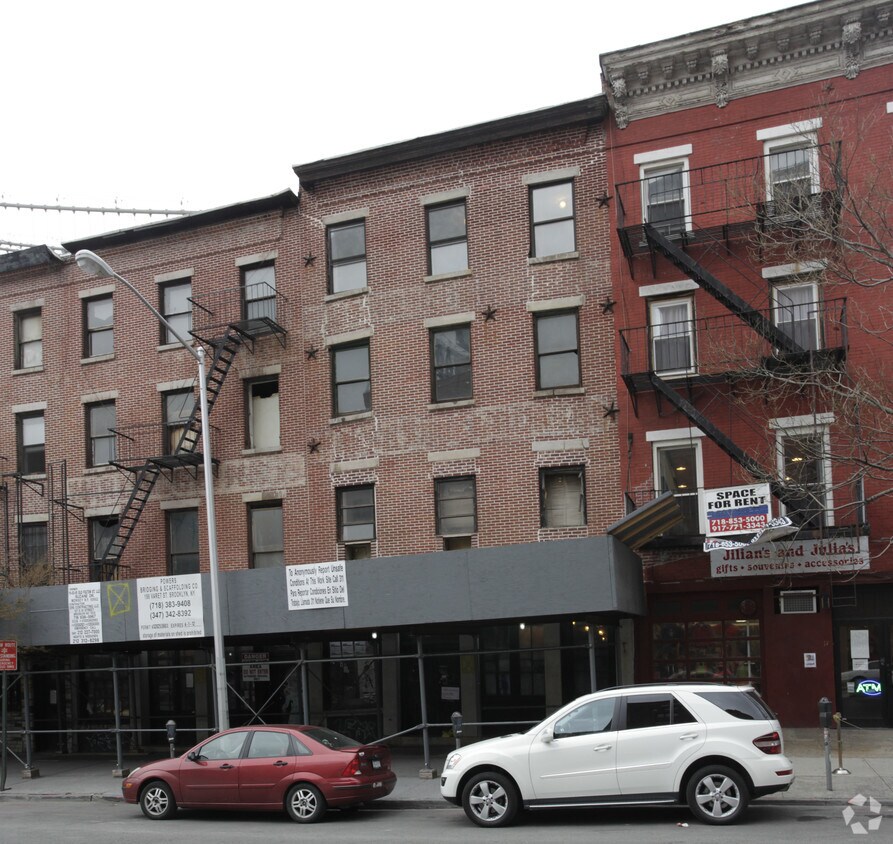 Primary Photo - 15 Old Fulton St