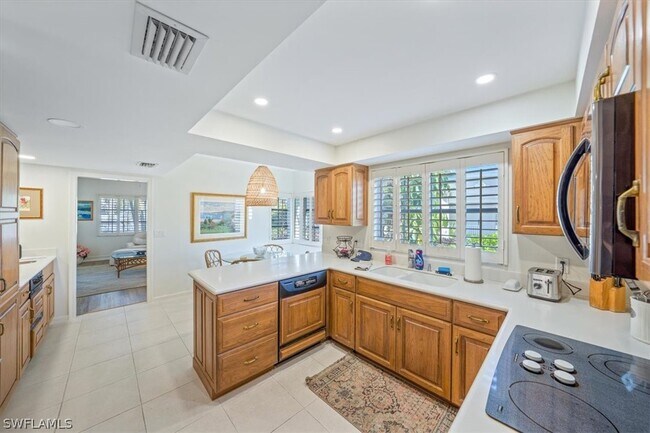 Building Photo - 5944 Chanteclair Dr