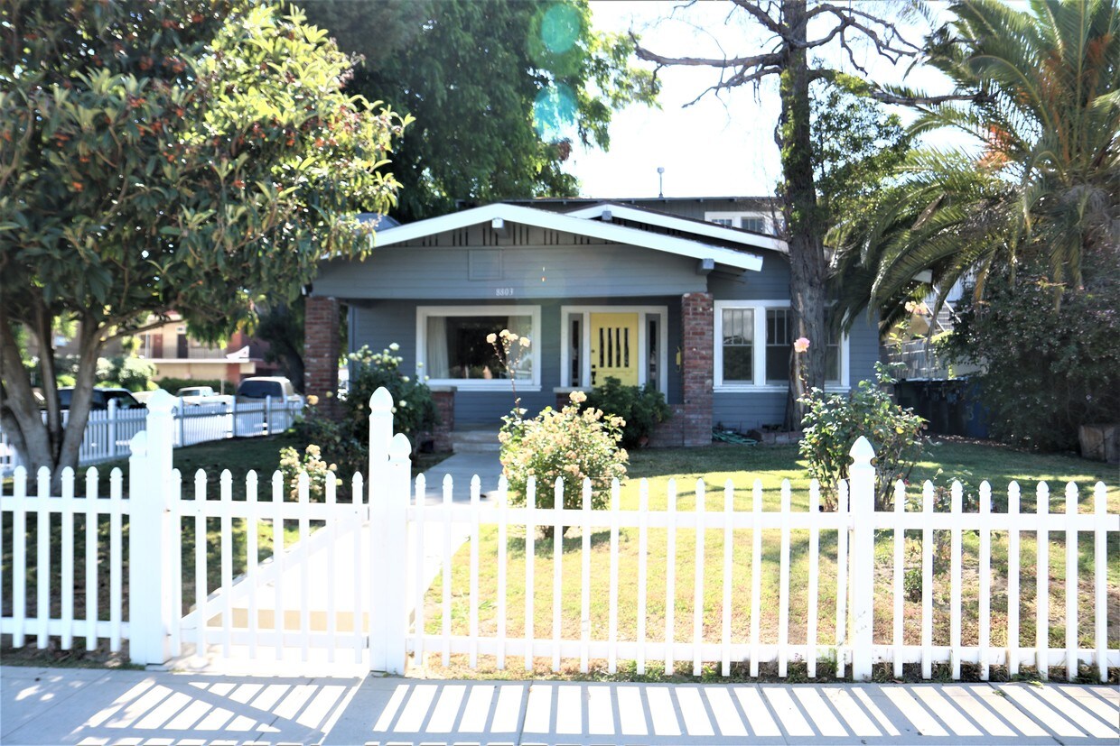 Duplex Lower Unit - 8803 Canby Ave