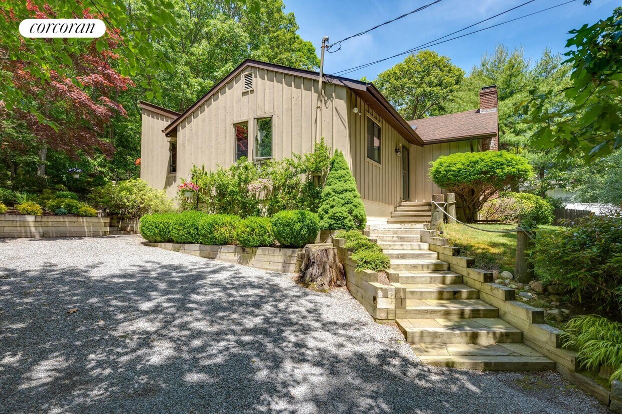 Primary Photo - 21 Duke Dr