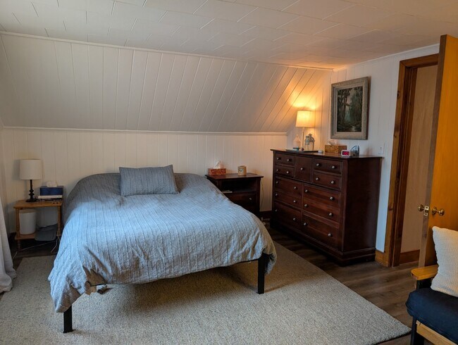 Sala de estar o cama grande - 312 Wood St