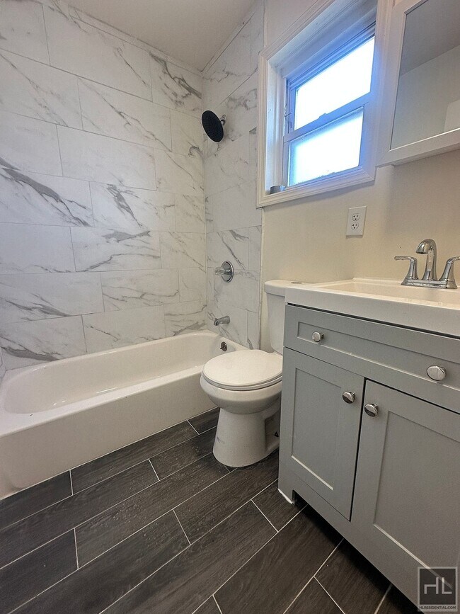 Foto del edificio - 3Bed/ 2Bath Jamaica, NY (Basement Included)