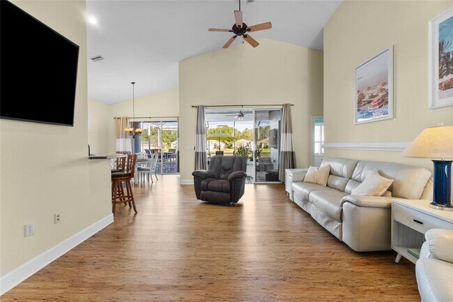 Building Photo - 10109 Tria Dr