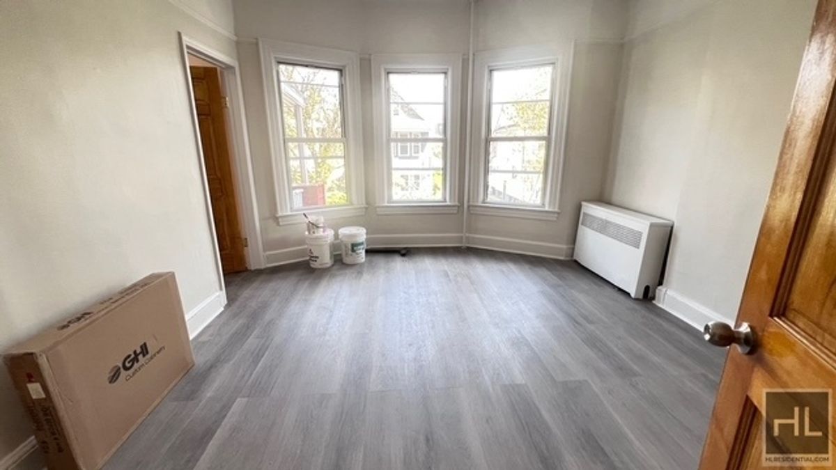 NATURALLY BRIGHT, GUT RENOVATED AND LARGE... - NATURALLY BRIGHT, GUT RENOVATED  AND LARGE...