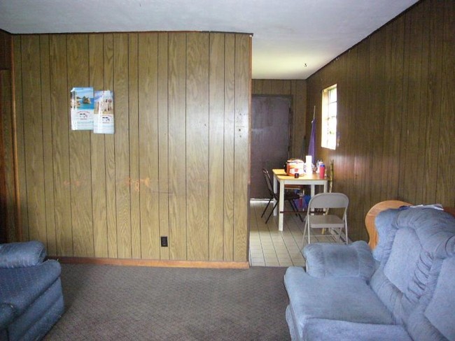 Living Area - Willow Tree Apartments