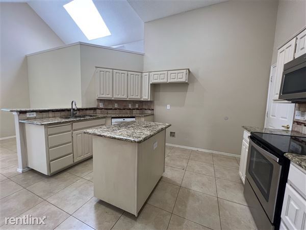 Building Photo - 927 Golden Grove Dr