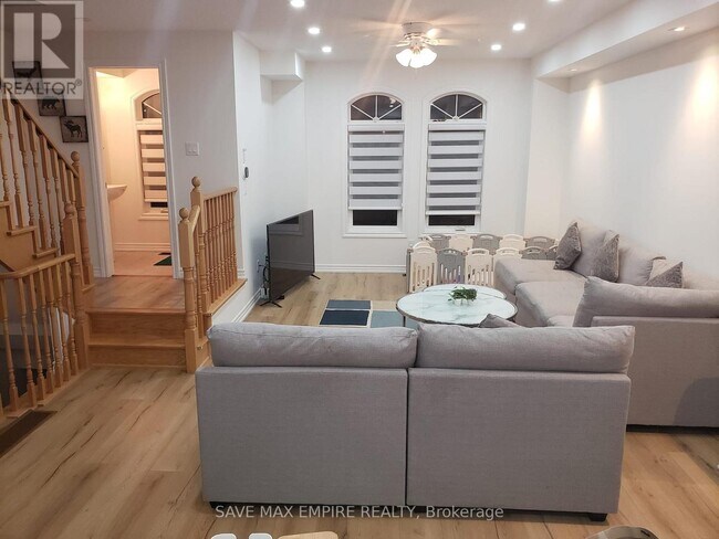 Building Photo - 33 Gilford St