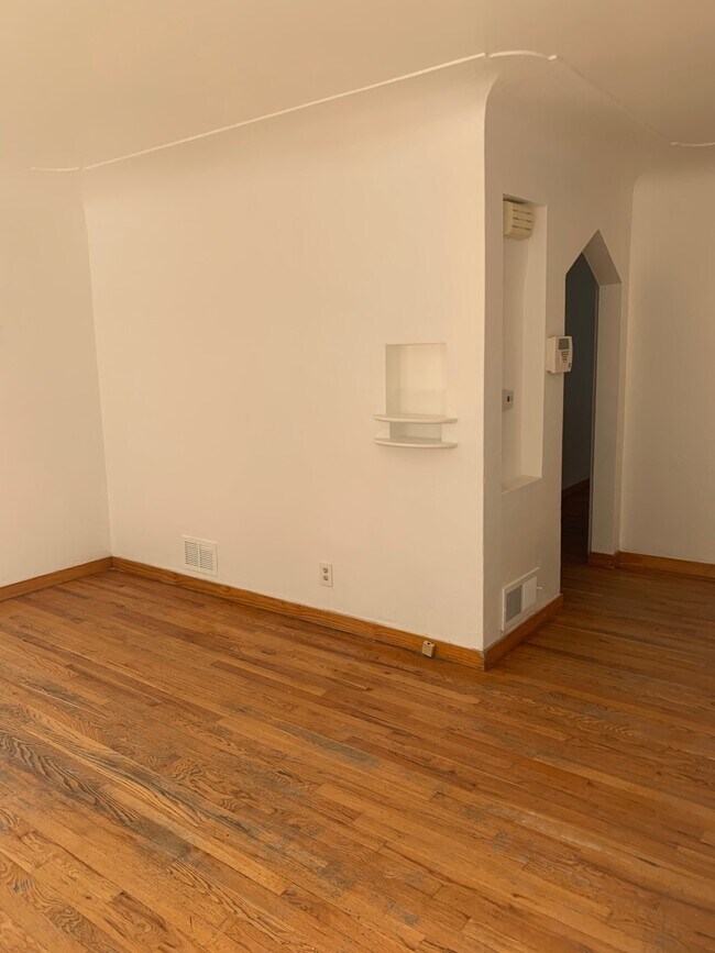 Foto del edificio - 1769 Clinton St