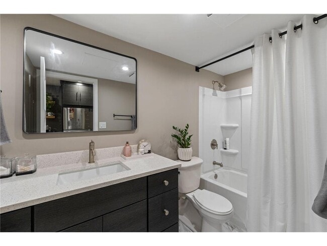 Building Photo - 20 NE 2nd St