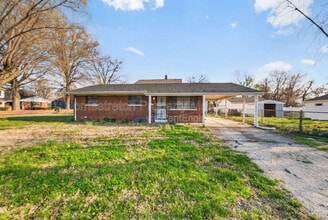 Building Photo - 2301 Belleview Ave